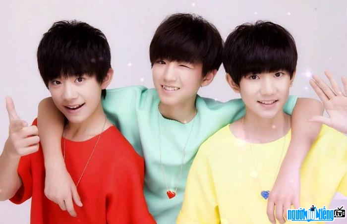 TFBOYS nhóm nhạc thiếu niên nổi tiếng Trung Quốc