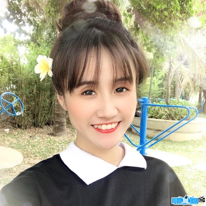 Hình ảnh dễ thương của Youtuber Vê Vê